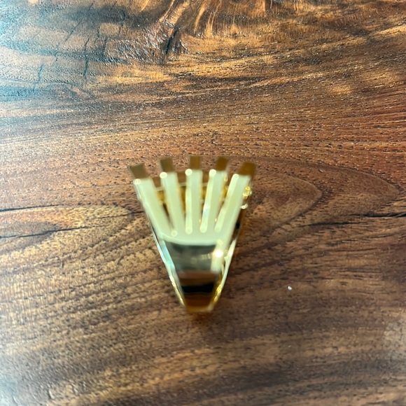 nOir statement ring. - Picture 7 of 9